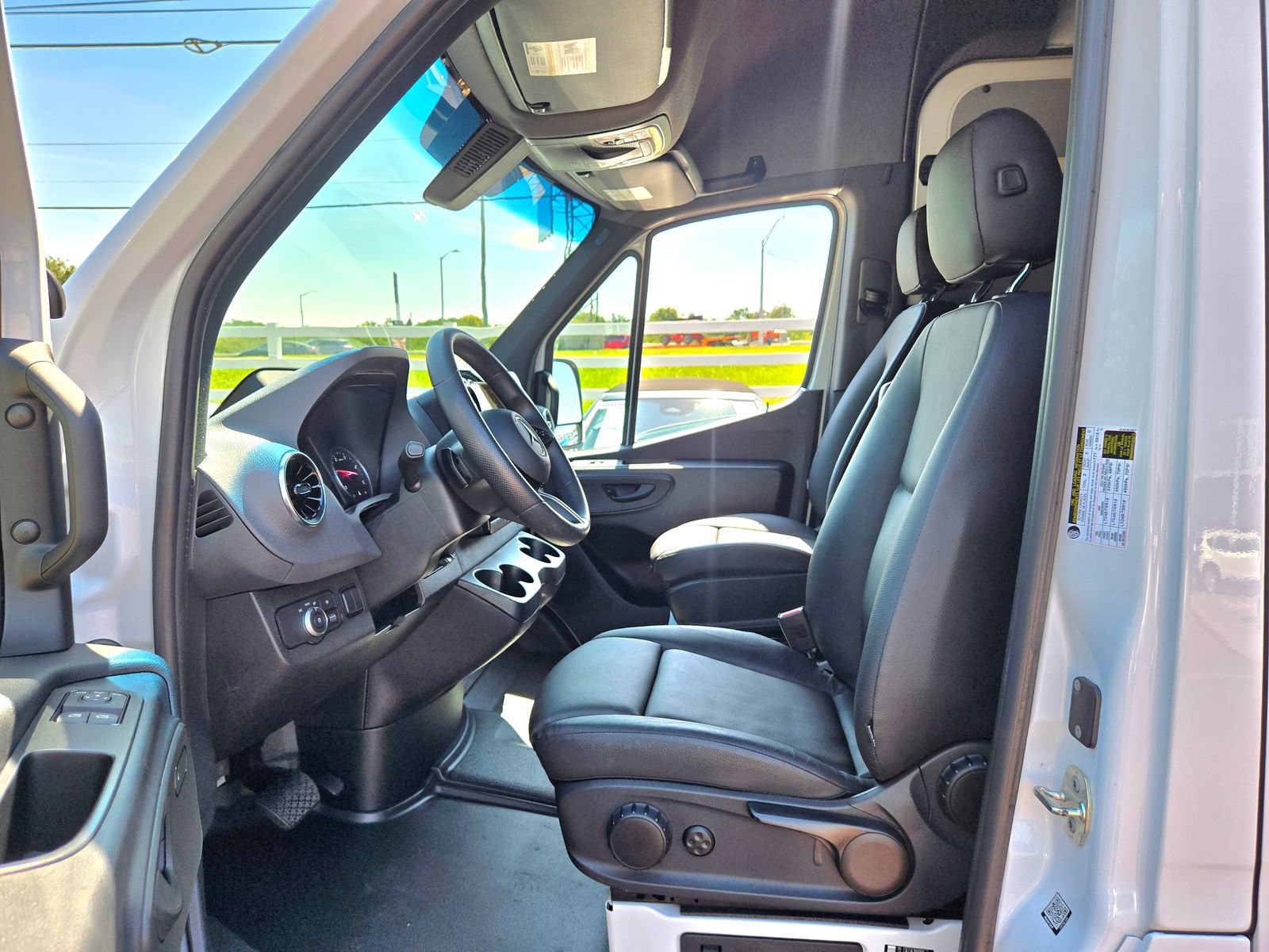 Certified 2025 Mercedes-Benz Sprinter 2500 image 10