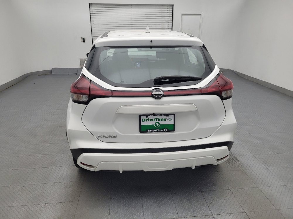 Used 2022 Nissan Kicks S FWD image 6