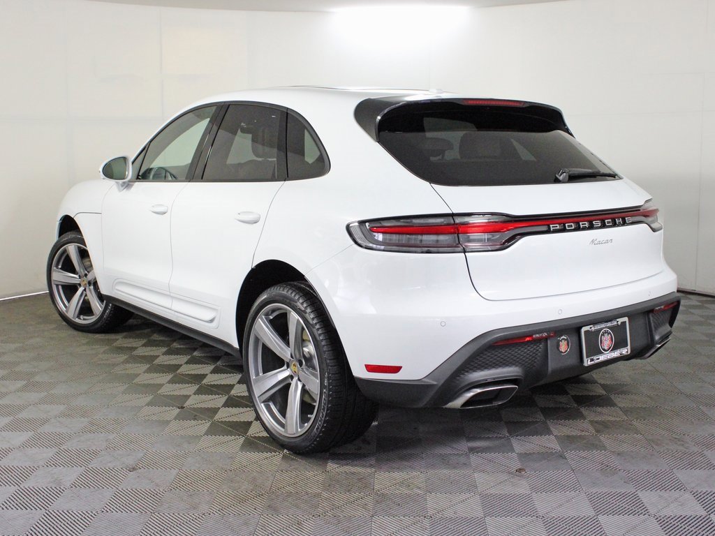 Certified 2025 Porsche Macan image 3