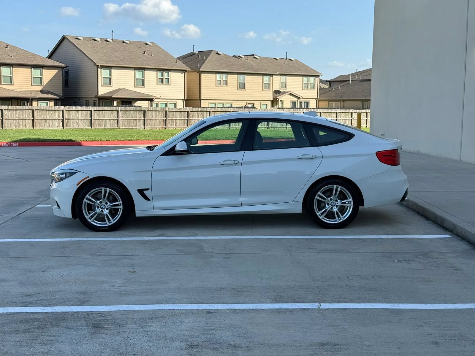Used 2016 BMW 328i Gran Turismo xDrive w/ M Sport Package AWD/4WD image 4