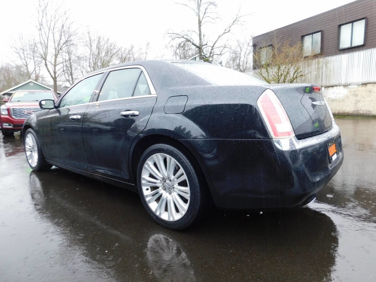 Used 2013 Chrysler 300 C w/ Light Group RWD image 3