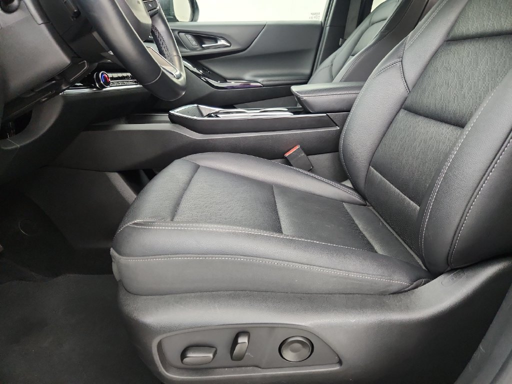 Used 2025 Chevrolet Equinox LT w/ Convenience Package II AWD/4WD image 21