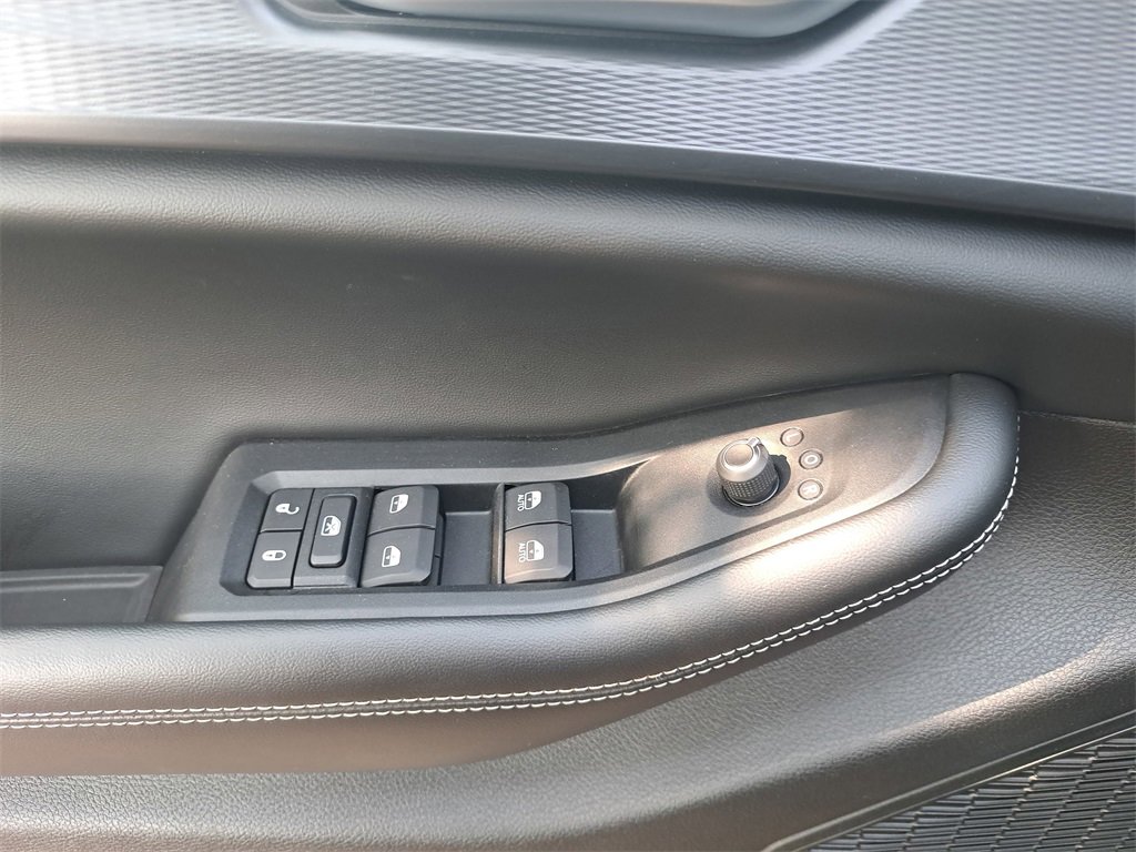 Used 2024 Jeep Grand Cherokee L Altitude image 29