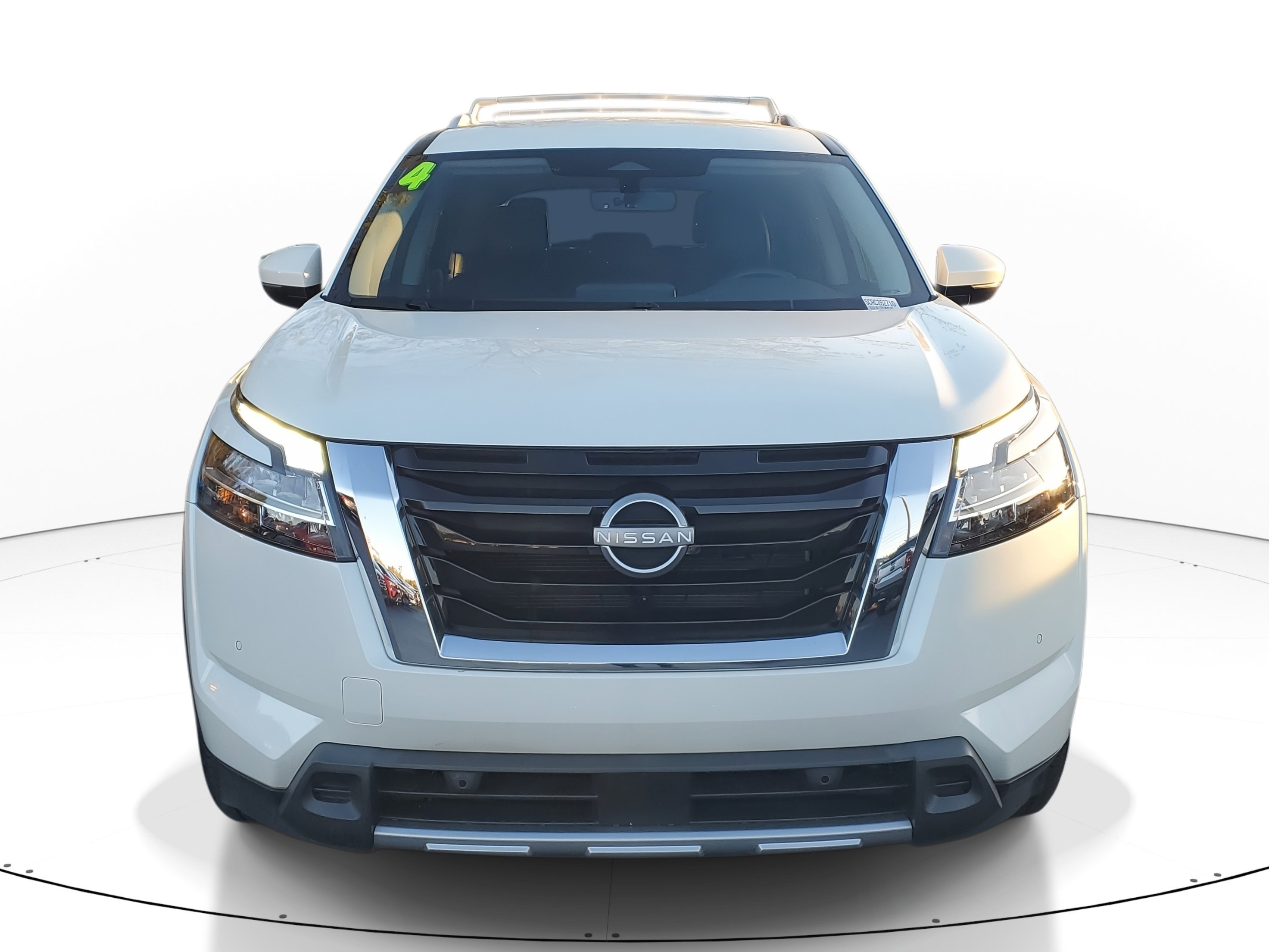 Used 2024 Nissan Pathfinder SL image 2