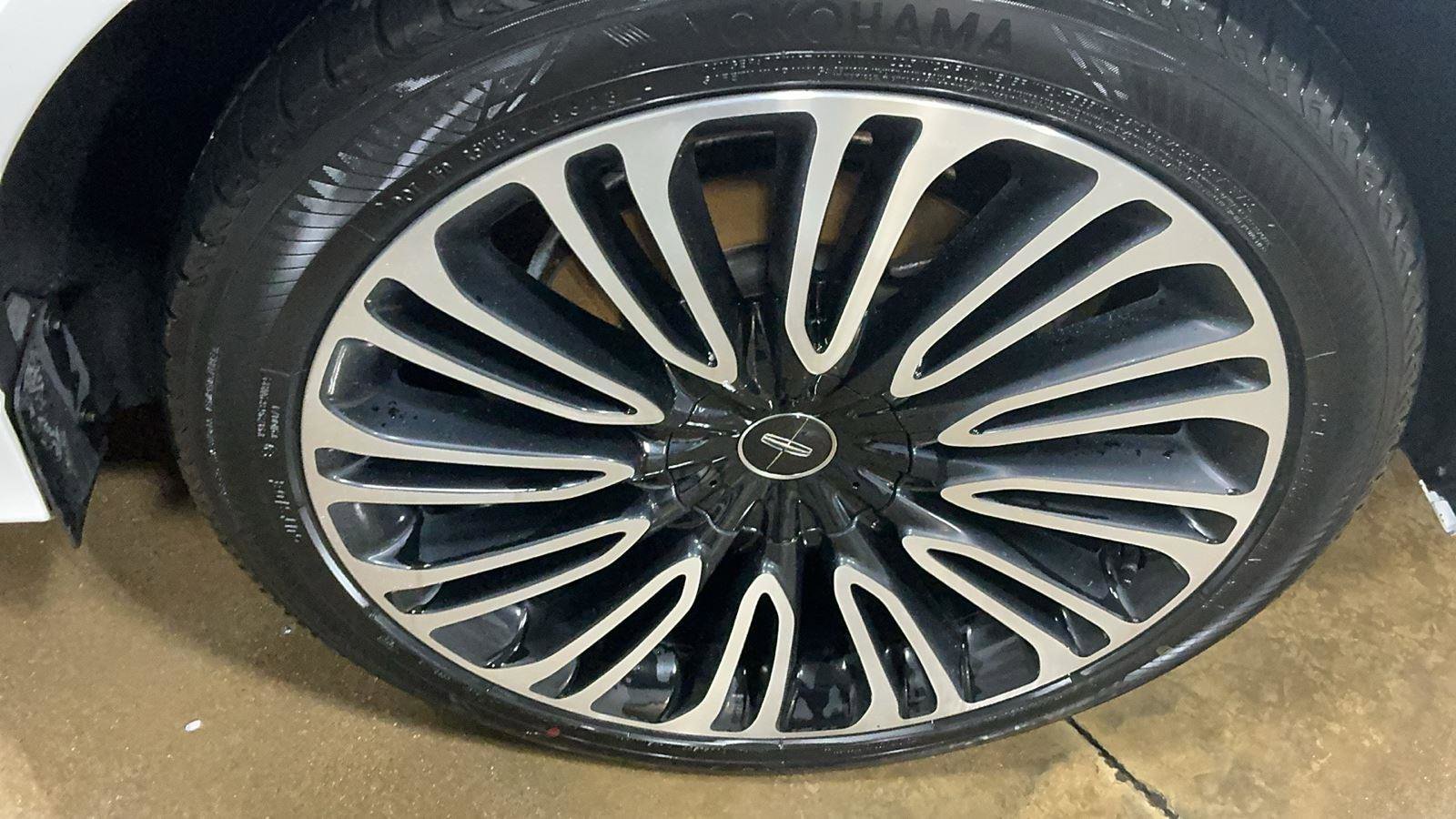 Used 2021 Lincoln Aviator Black Label w/ Dynamic Handling Package image 8