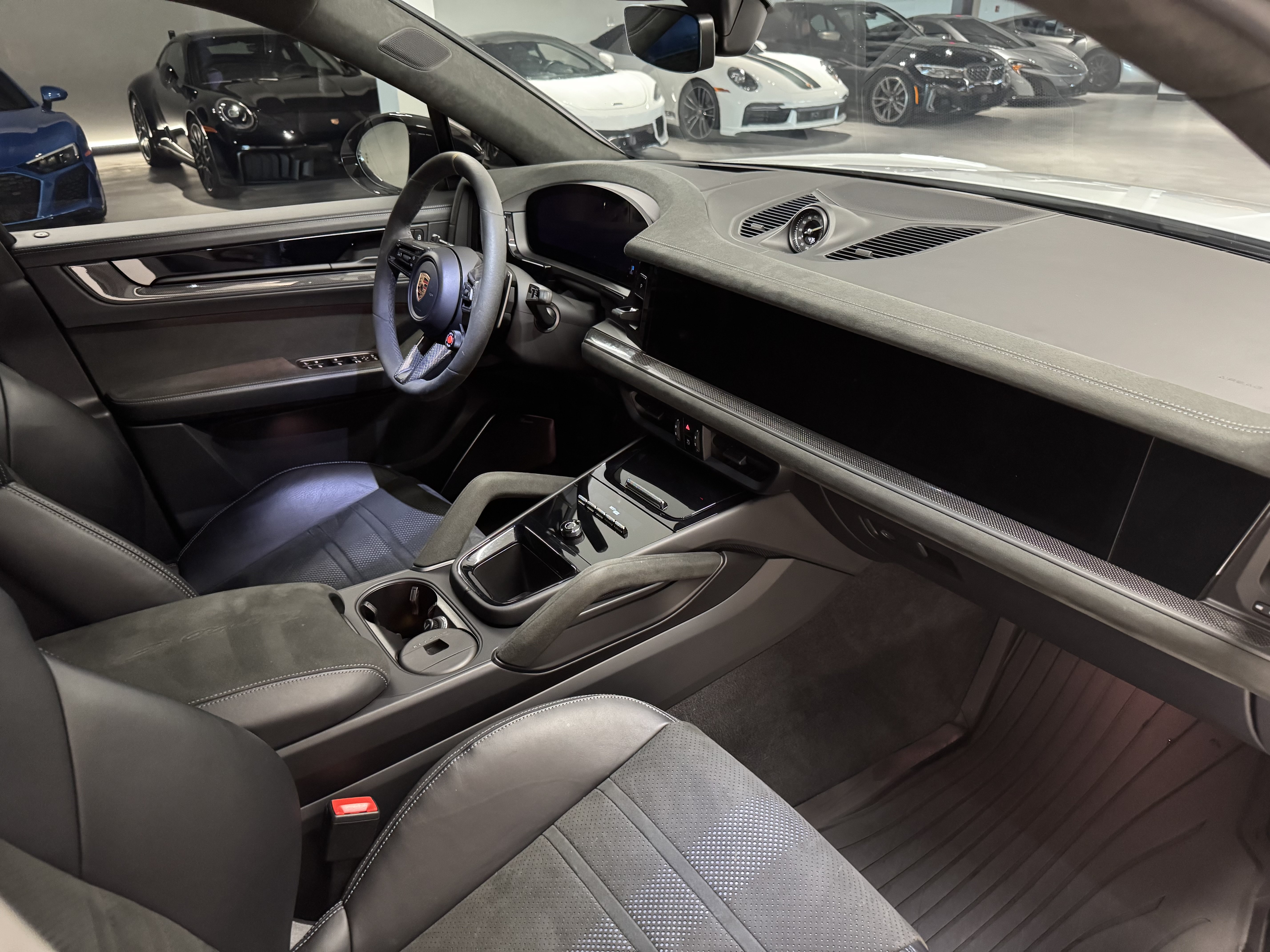Used 2024 Porsche Cayenne Turbo GT AWD/4WD image 19