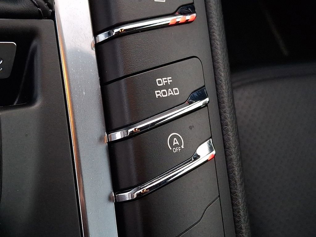 Used 2016 Porsche Macan S AWD/4WD image 23