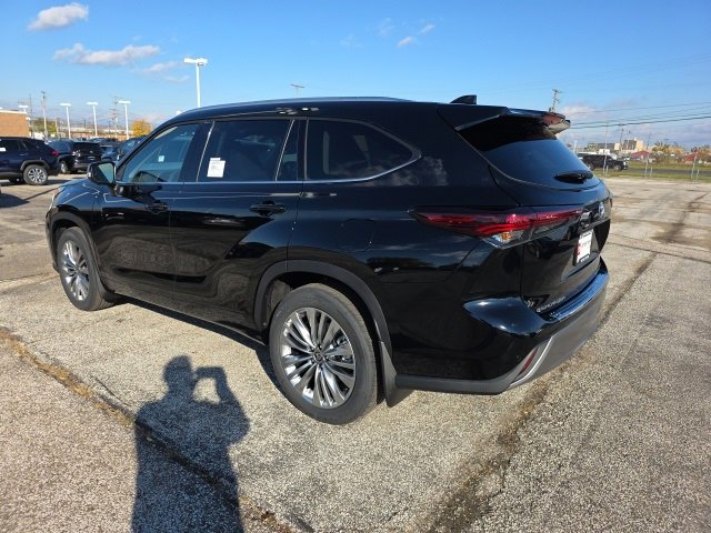 New 2026 Toyota Highlander Platinum image 5