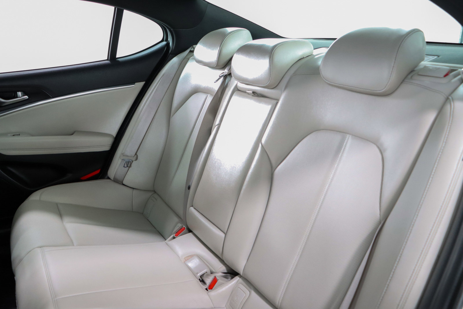 Used 2025 Genesis G70 2.5T image 25