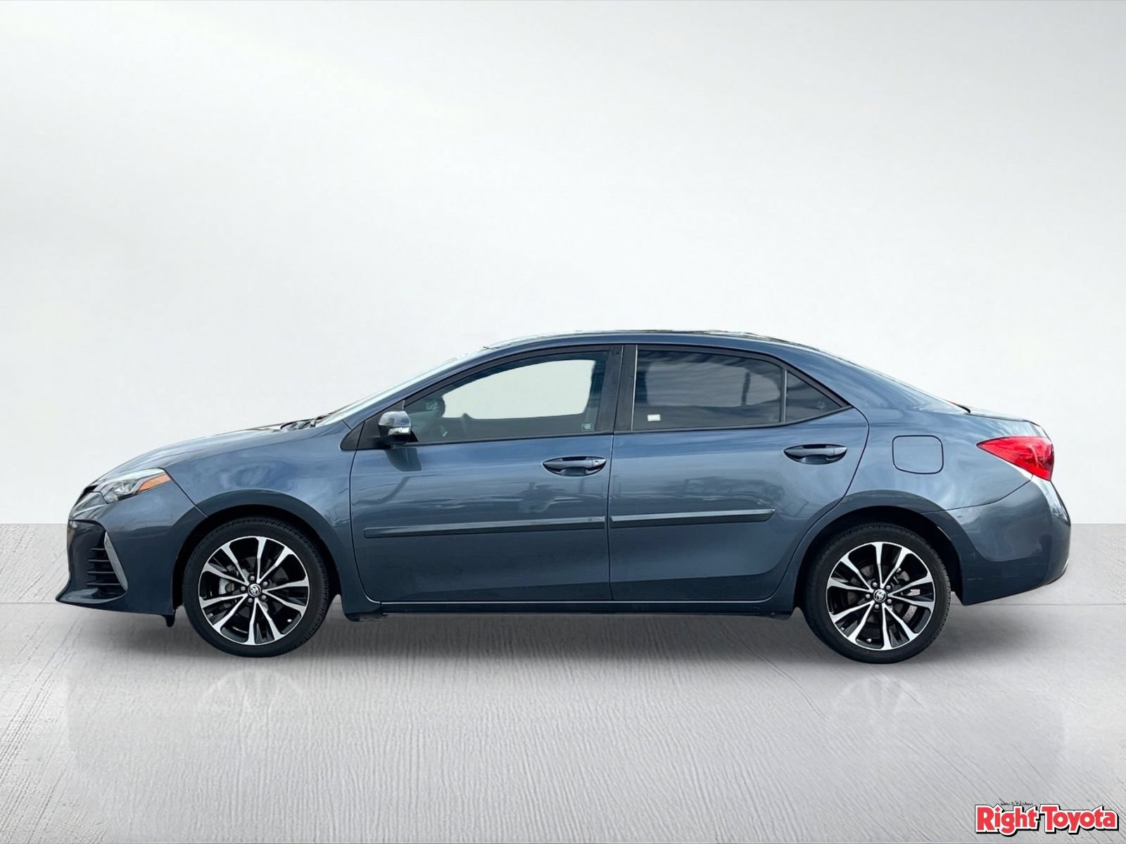 Certified 2018 Toyota Corolla SE FWD image 4