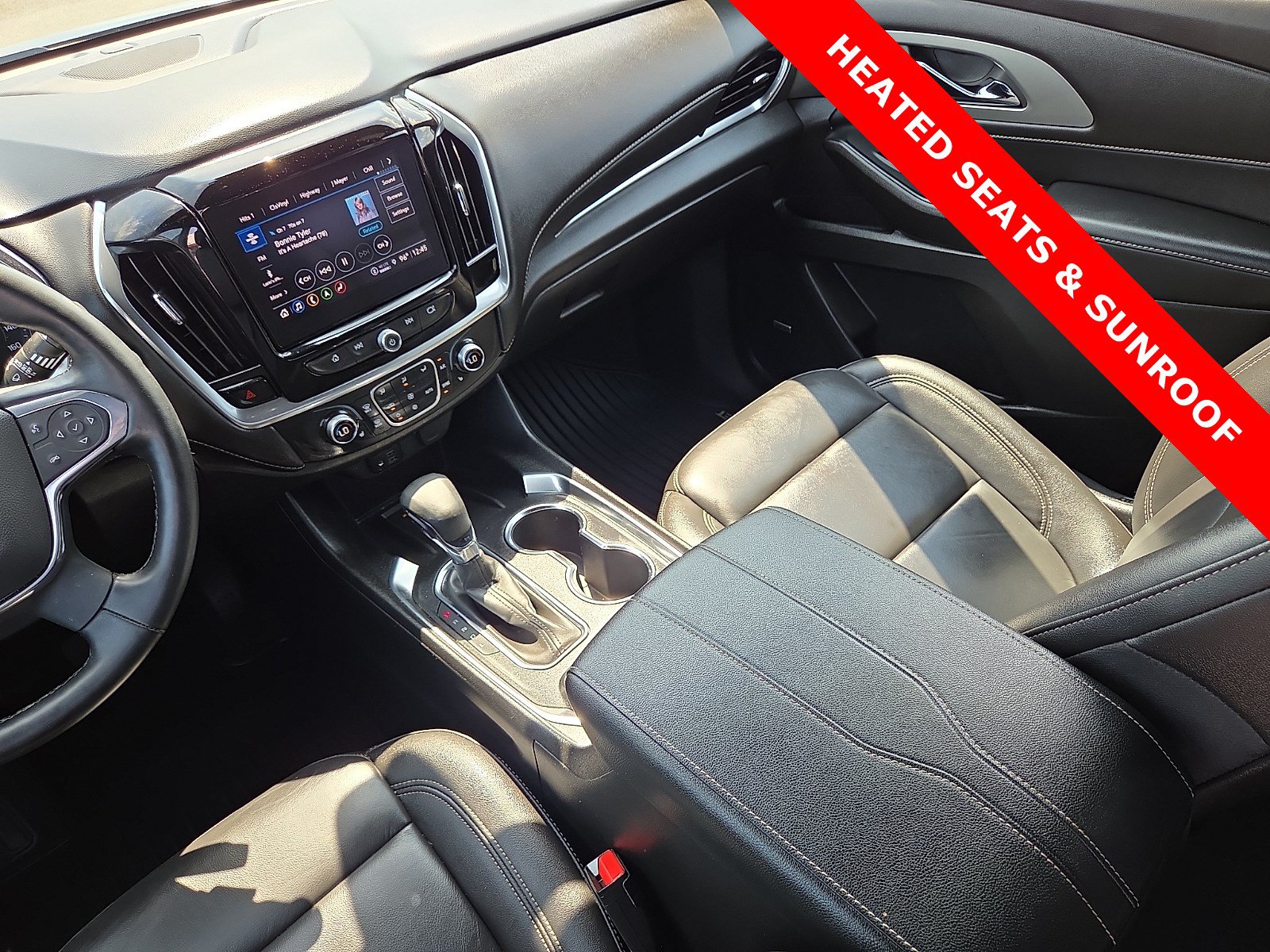 Used 2023 Chevrolet Traverse LT w/ LT Premium Package FWD image 14