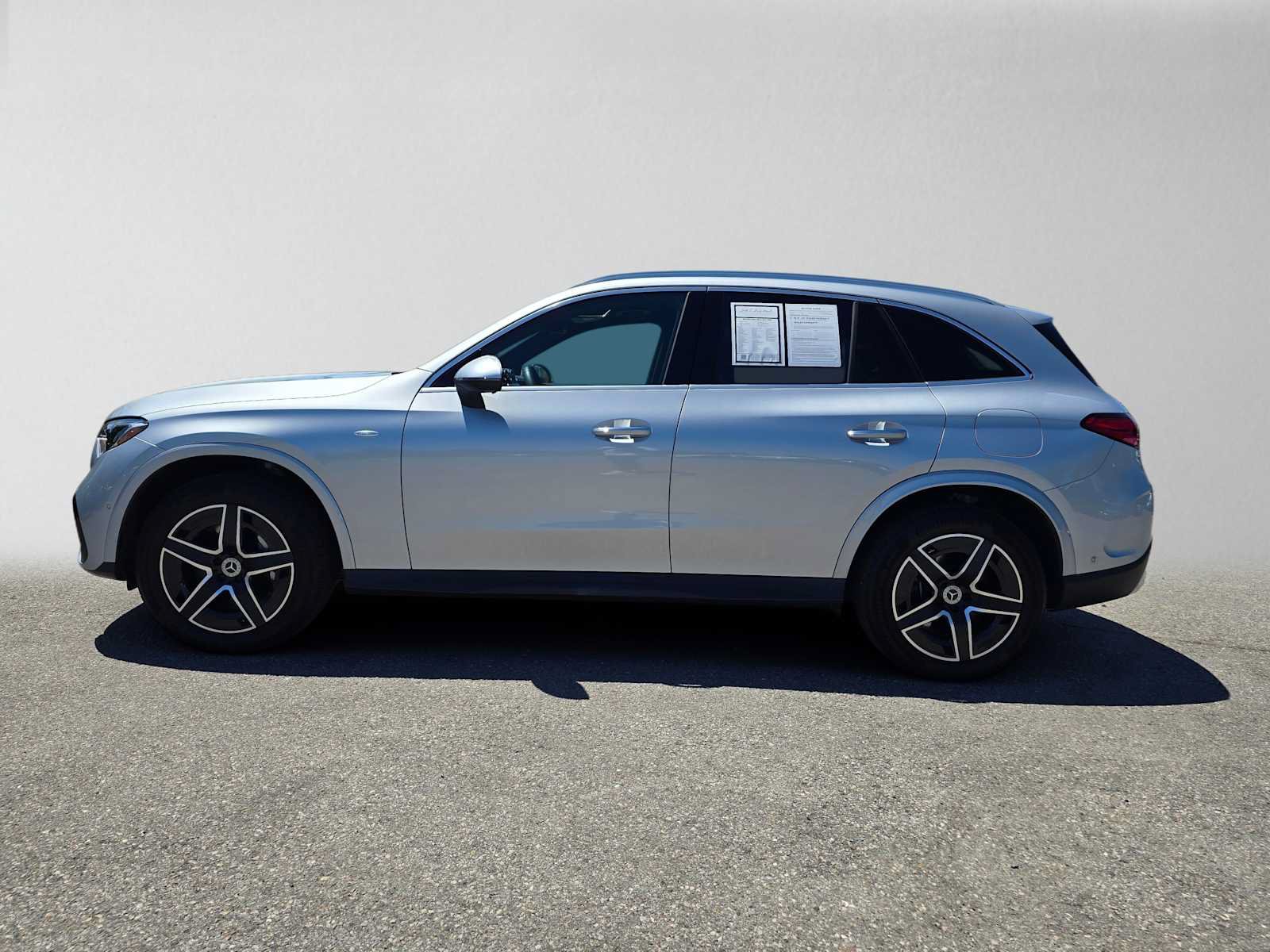 Used 2025 Mercedes-Benz GLC 350e 4MATIC image 6