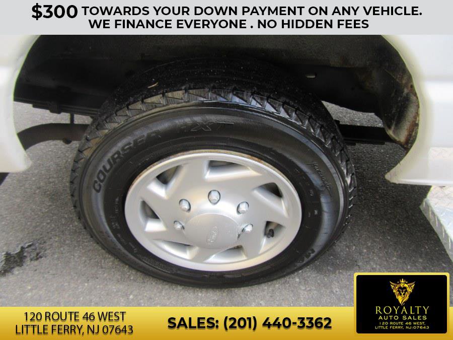 Used 2011 Ford E-150 and Econoline 150 E-150 XLT image 13