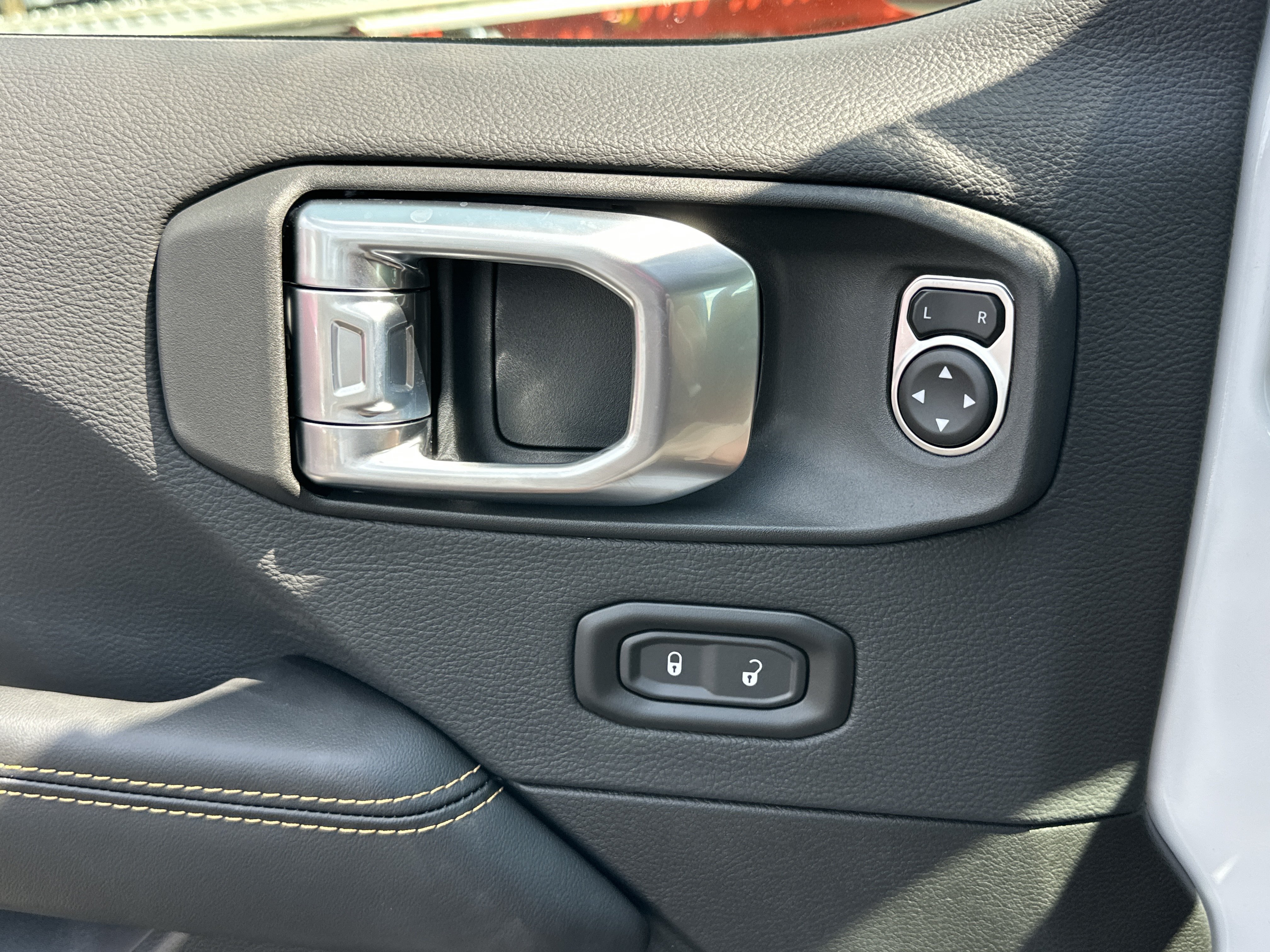 New 2027 Jeep Wrangler Unlimited Sahara AWD/4WD image 12