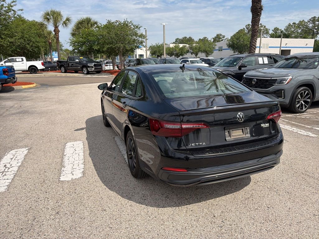 Used 2023 Volkswagen Jetta SE FWD image 8