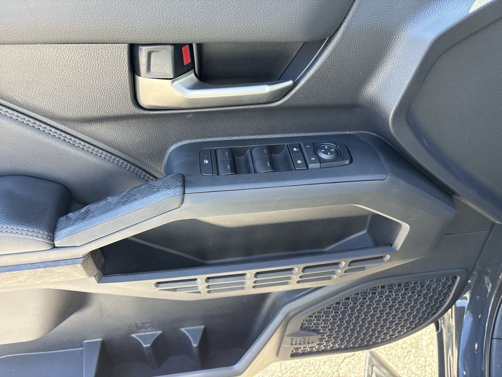 Used 2024 Toyota Tacoma Limited AWD/4WD image 15