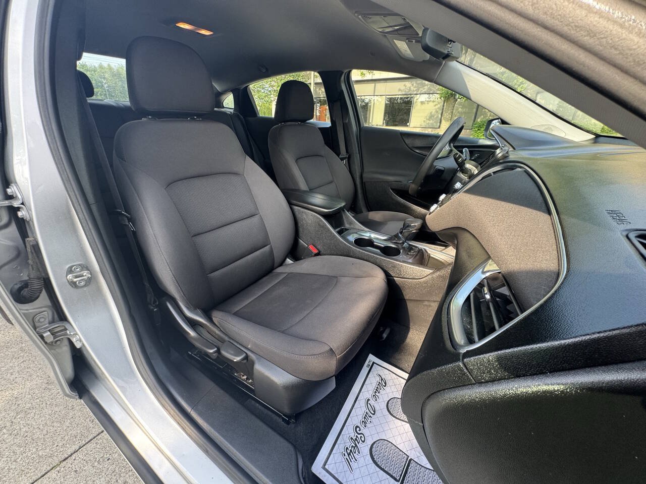 Used 2021 Chevrolet Malibu LT FWD image 18