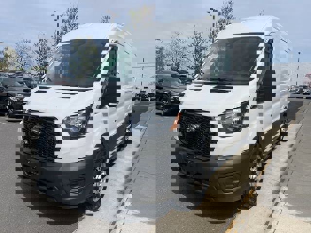 Used 2024 Ford Transit 250 148 Medium Roof Extended AWD image 3