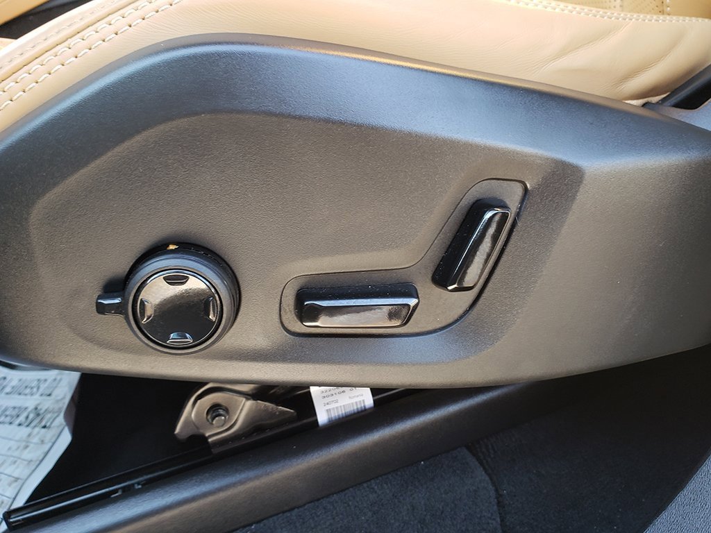 Used 2025 Volvo XC90 B6 Ultra w/ Protection Package image 21