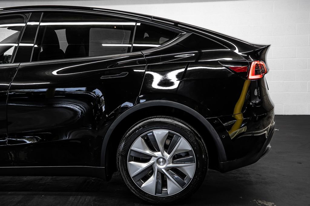 Used 2023 Tesla Model Y Long Range image 13