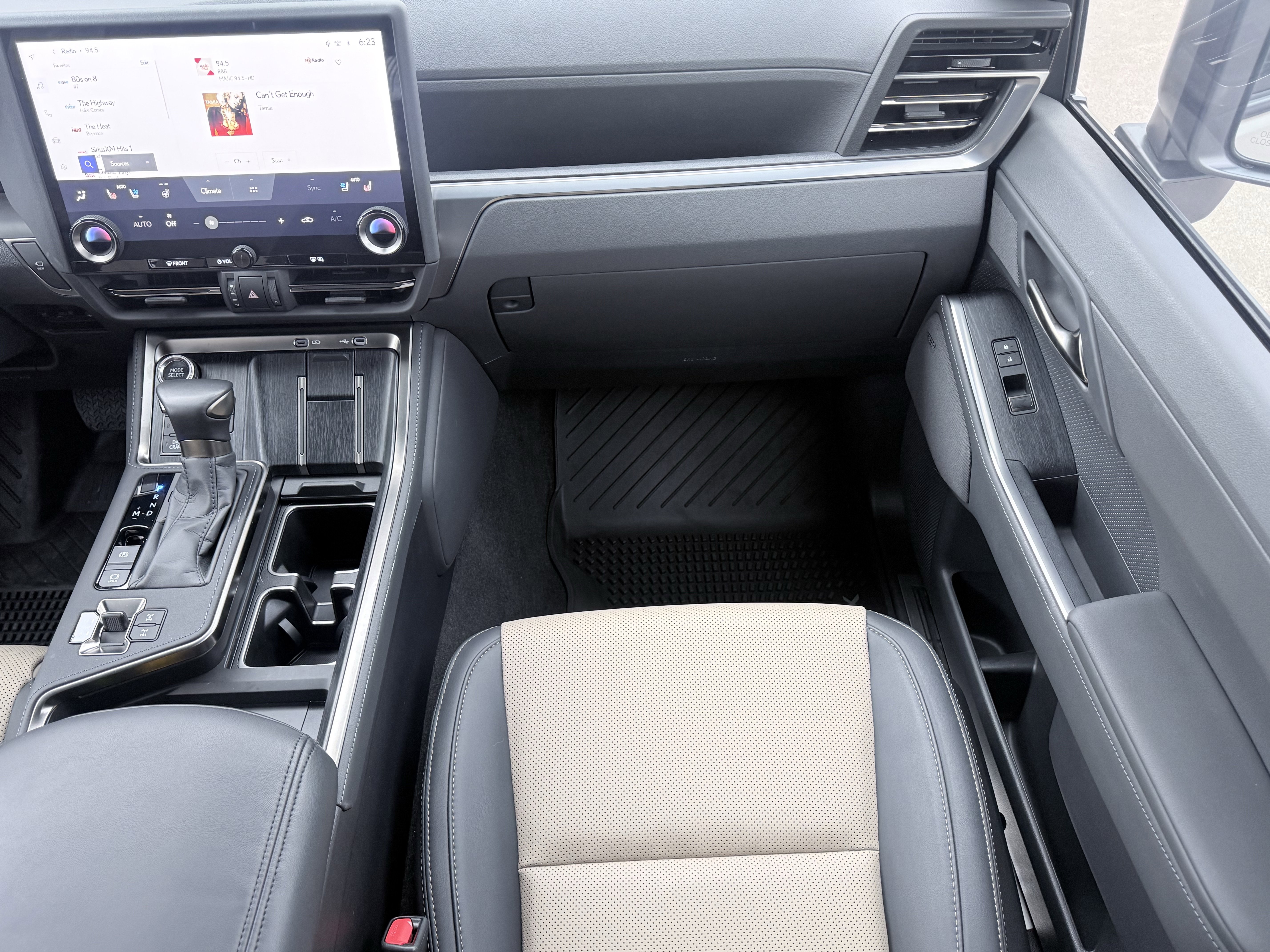 Used 2025 Lexus GX 550 image 64