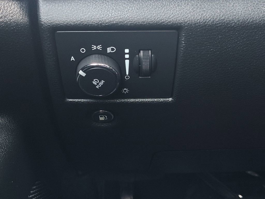 Used 2015 Jeep Grand Cherokee Altitude image 10