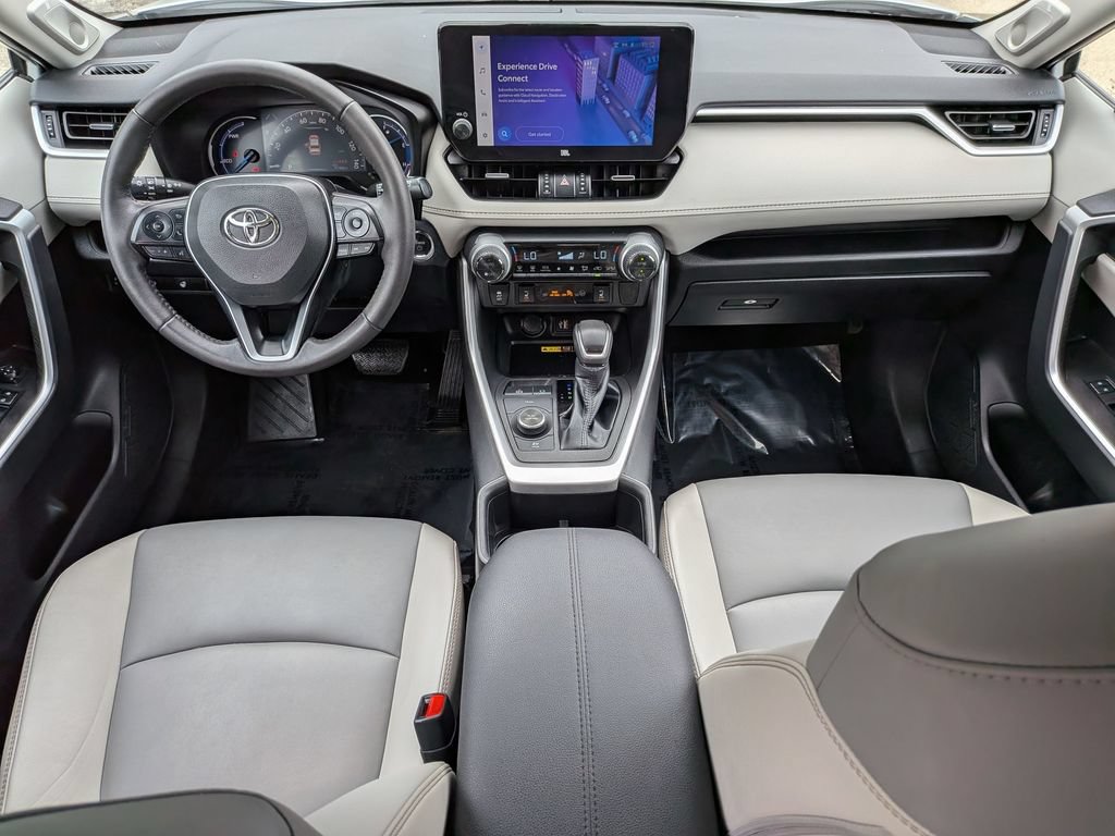 Used 2023 Toyota RAV4 XLE Premium AWD/4WD image 5