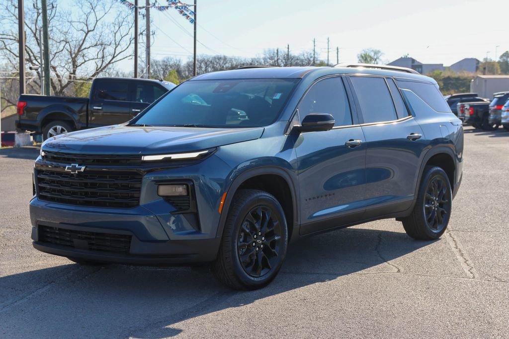 New 2026 Chevrolet Traverse LT w/ Midnight/Sport Edition FWD image 6
