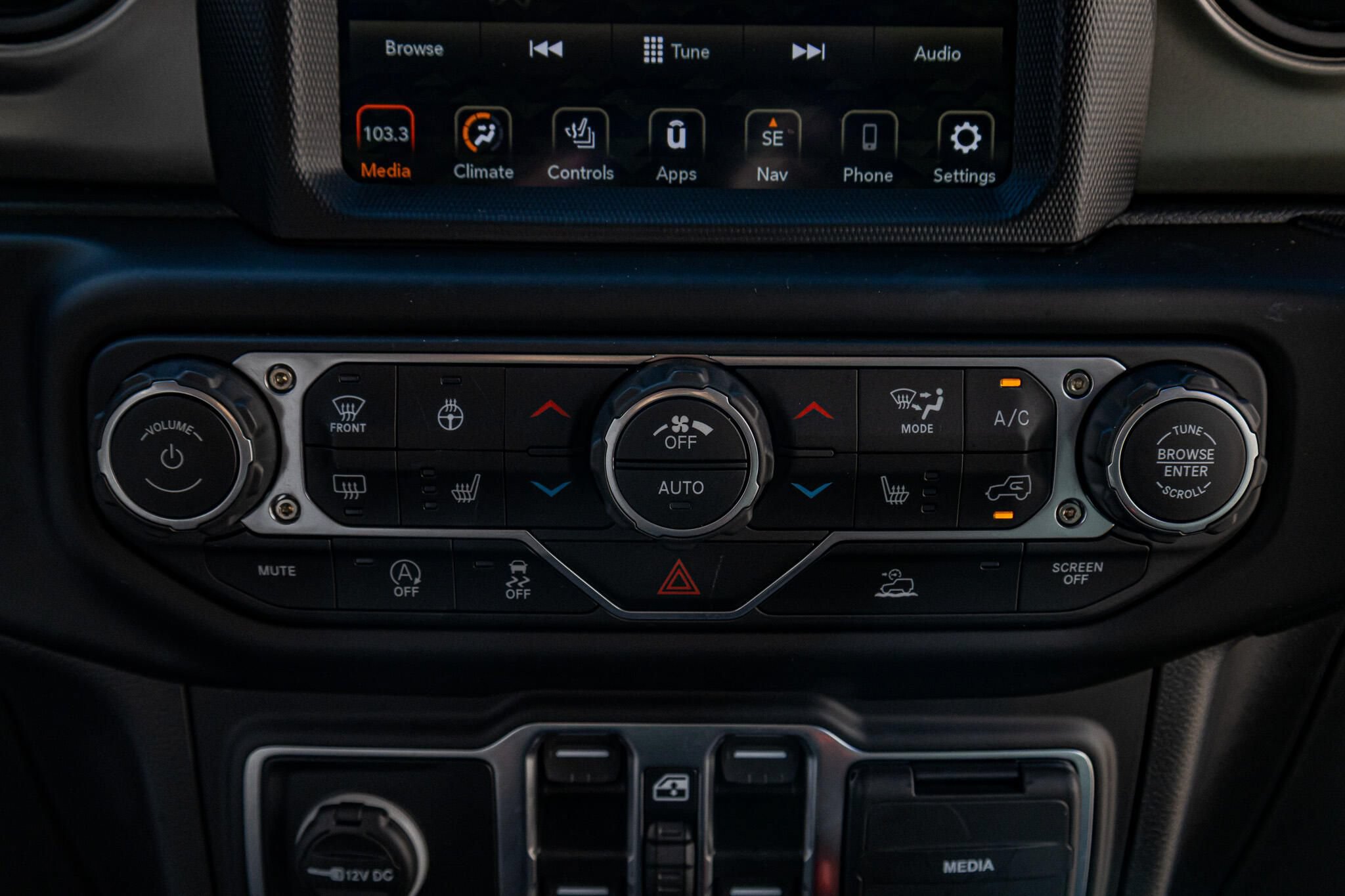 Used 2023 Jeep Gladiator Sport AWD/4WD image 27