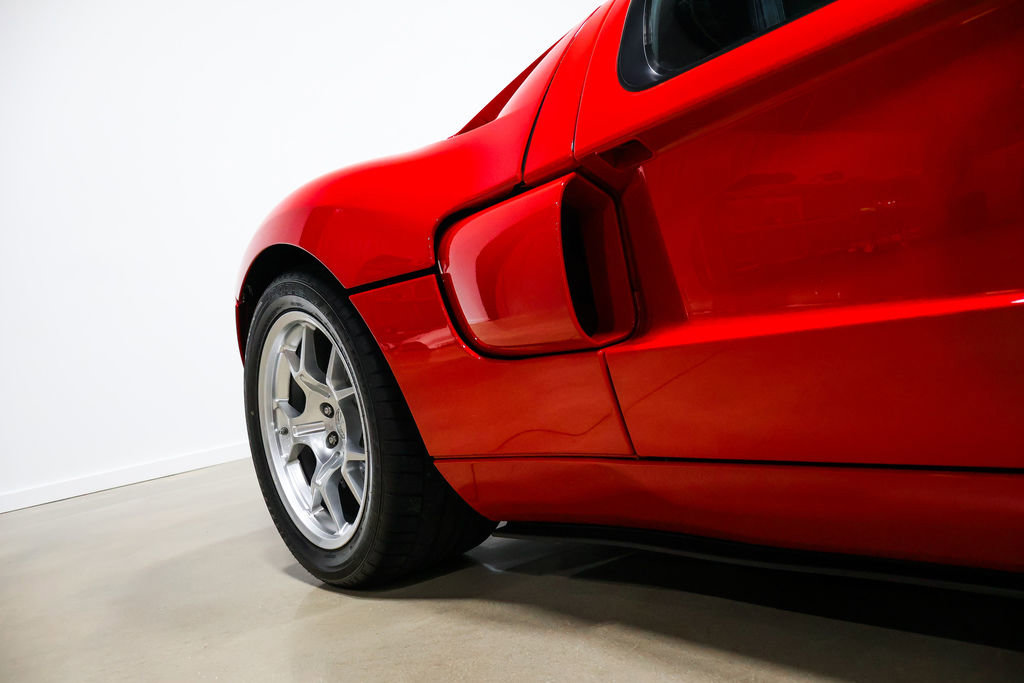 Used 2005 Ford GT image 85