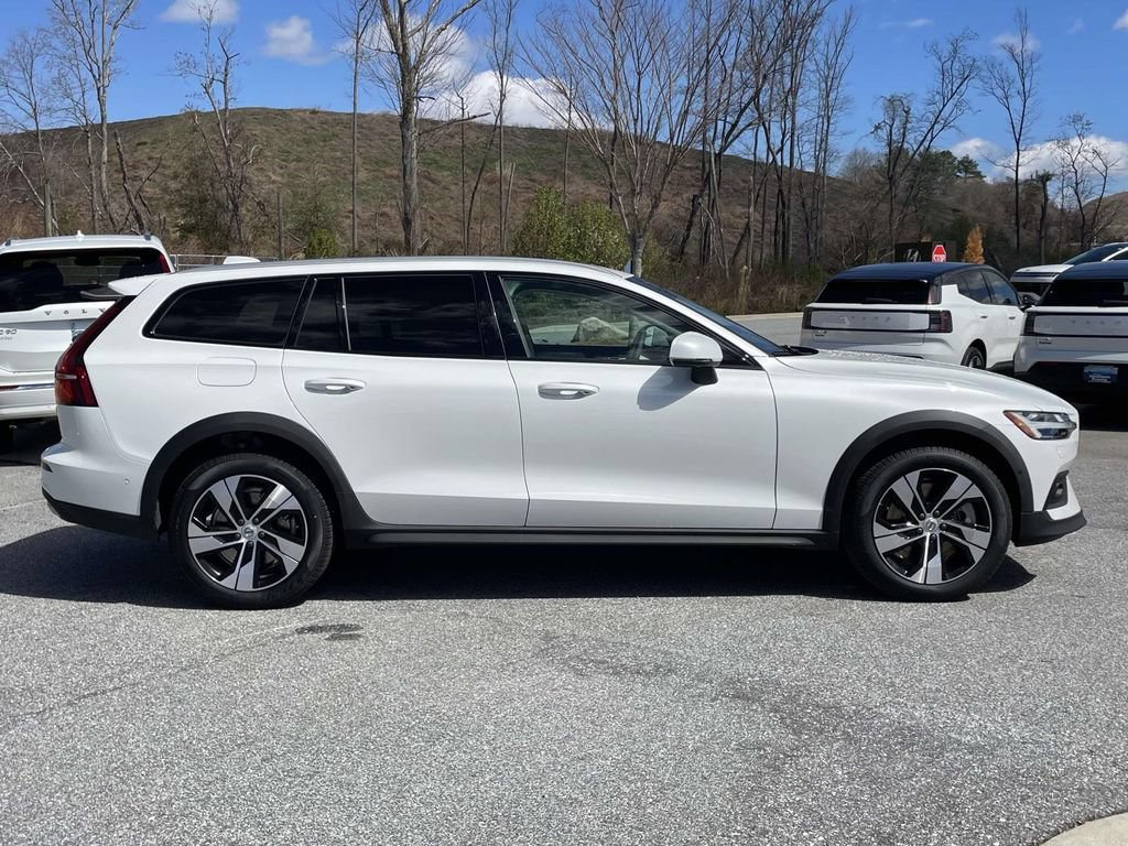 New 2026 Volvo V60 B5 Cross Country Plus w/ Protection Package Premier AWD/4WD image 29