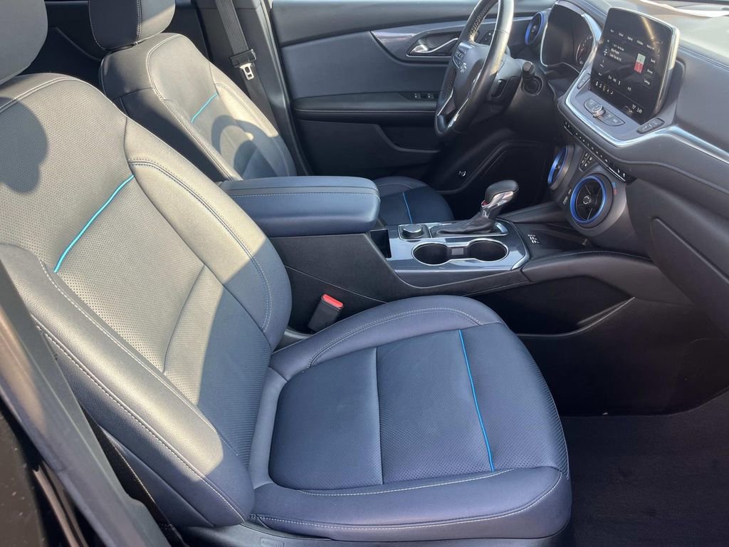 Certified 2023 Chevrolet Blazer RS w/ Driver Confidence II Package image 29