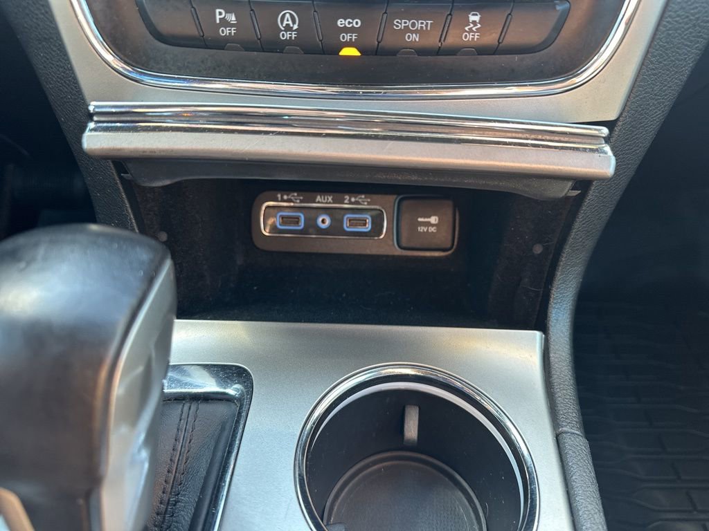 Used 2019 Jeep Grand Cherokee Laredo image 5