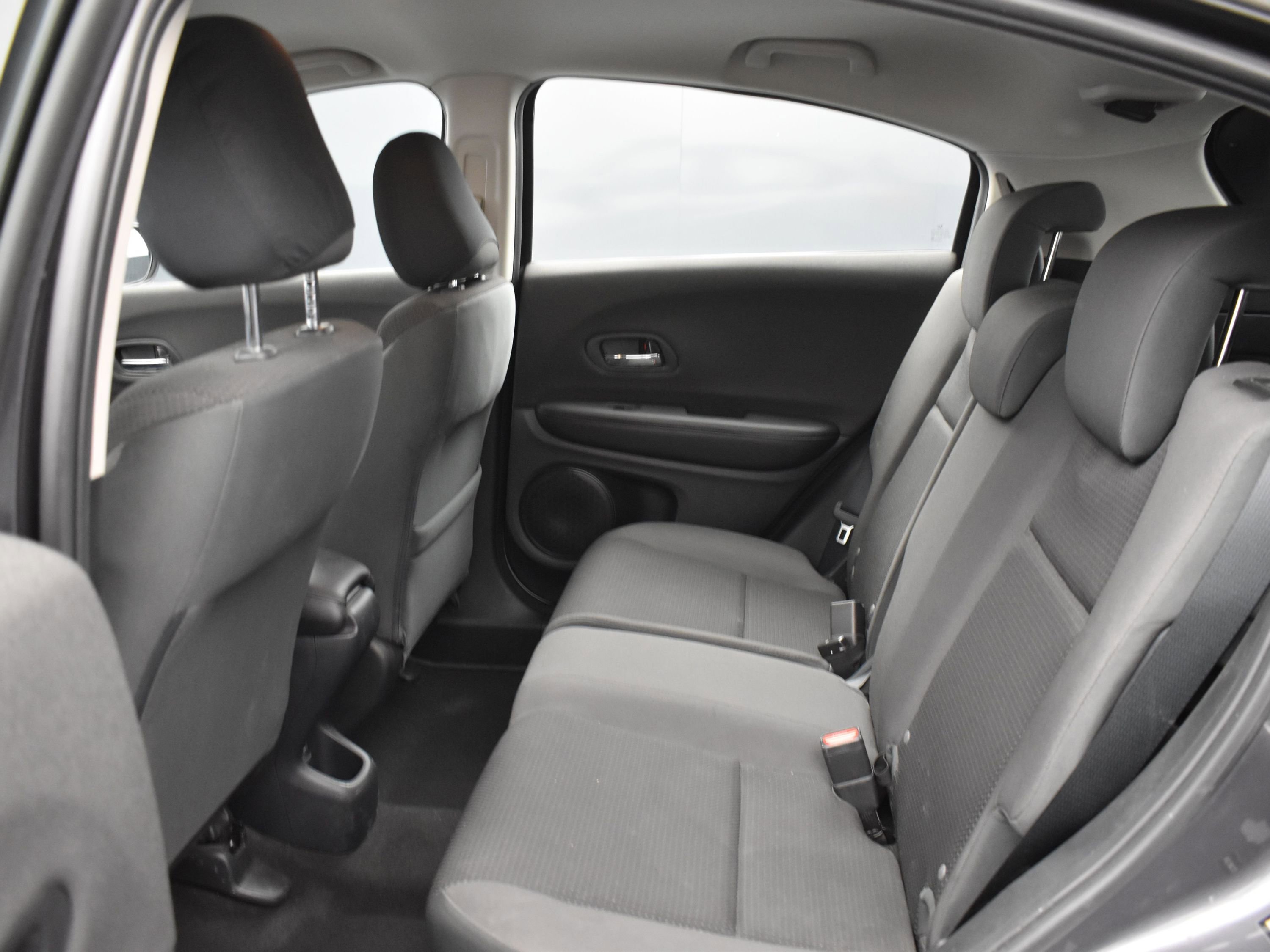 Used 2020 Honda HR-V LX image 12