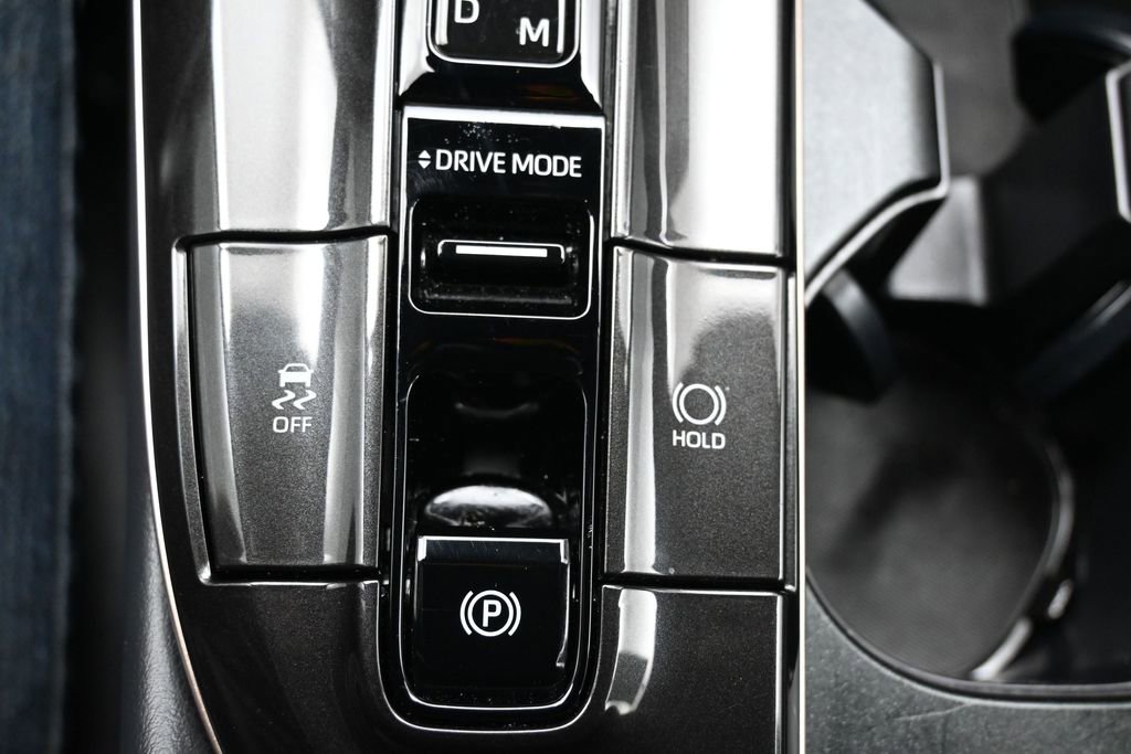 Used 2024 Toyota Crown Platinum AWD/4WD image 27