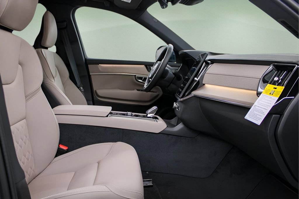New 2026 Volvo XC90 B6 Plus w/ Protection Package Premier image 22
