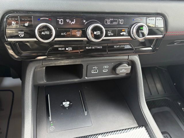 Certified 2025 Honda Pilot Black Edition image 24