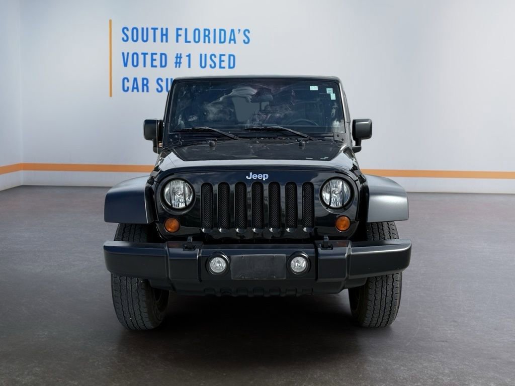 Used 2011 Jeep Wrangler Unlimited Rubicon w/ Connectivity Group AWD/4WD image 9