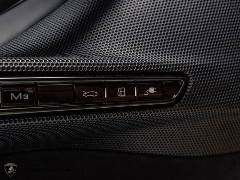 Used 2022 Ferrari SF90 Spider image 29