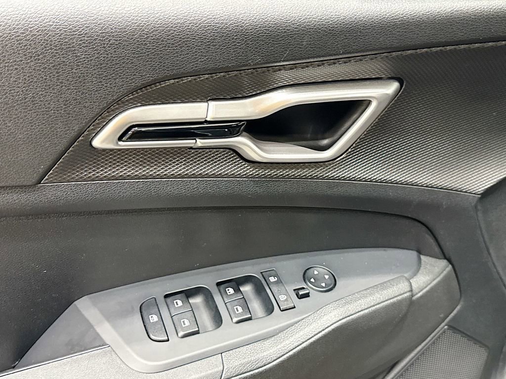 Used 2023 Kia Sportage LX image 17