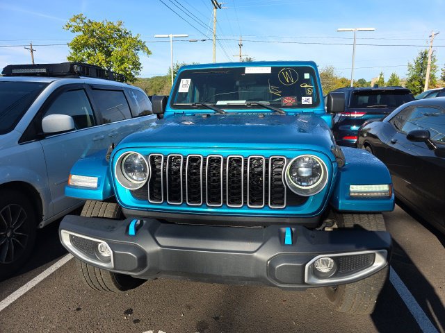 Used 2024 Jeep Wrangler Unlimited Sahara AWD/4WD image 2