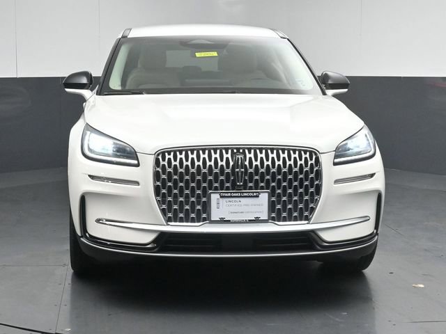 Used 2023 Lincoln Corsair AWD image 2
