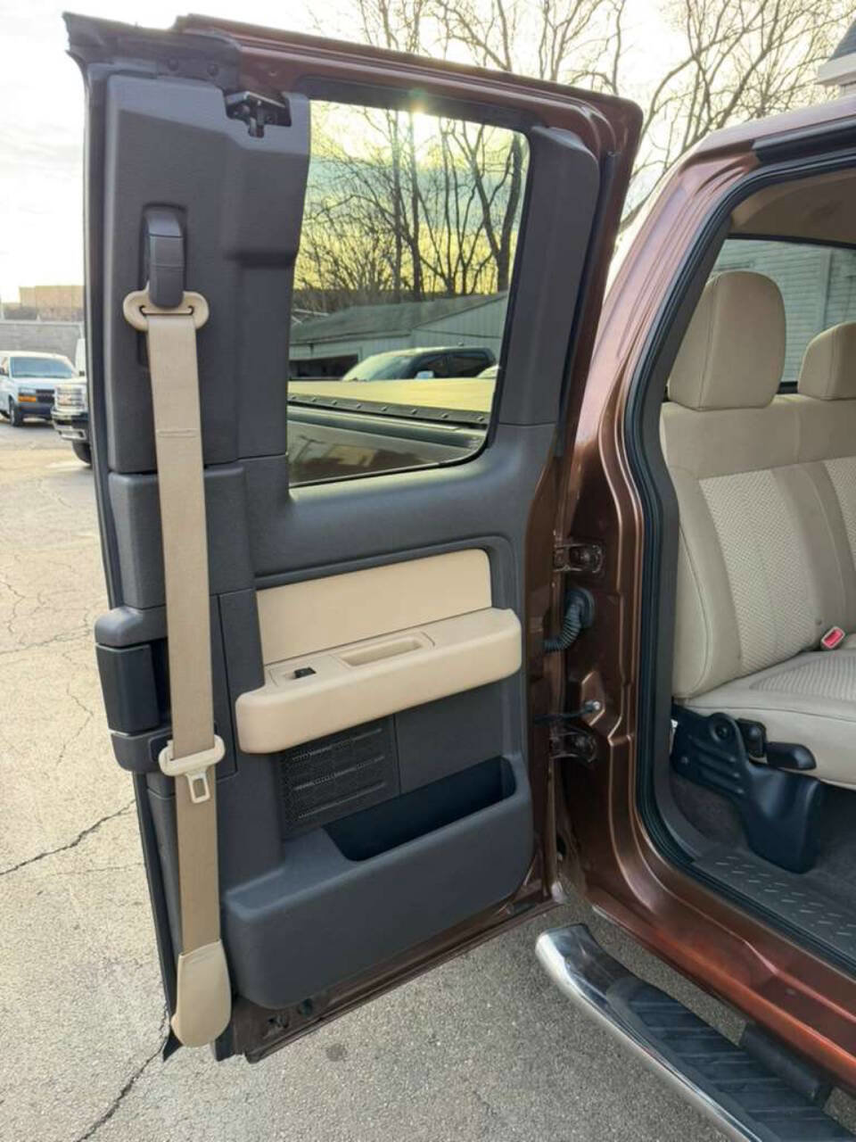 Used 2011 Ford F150 XLT w/ XLT Chrome Pkg image 16