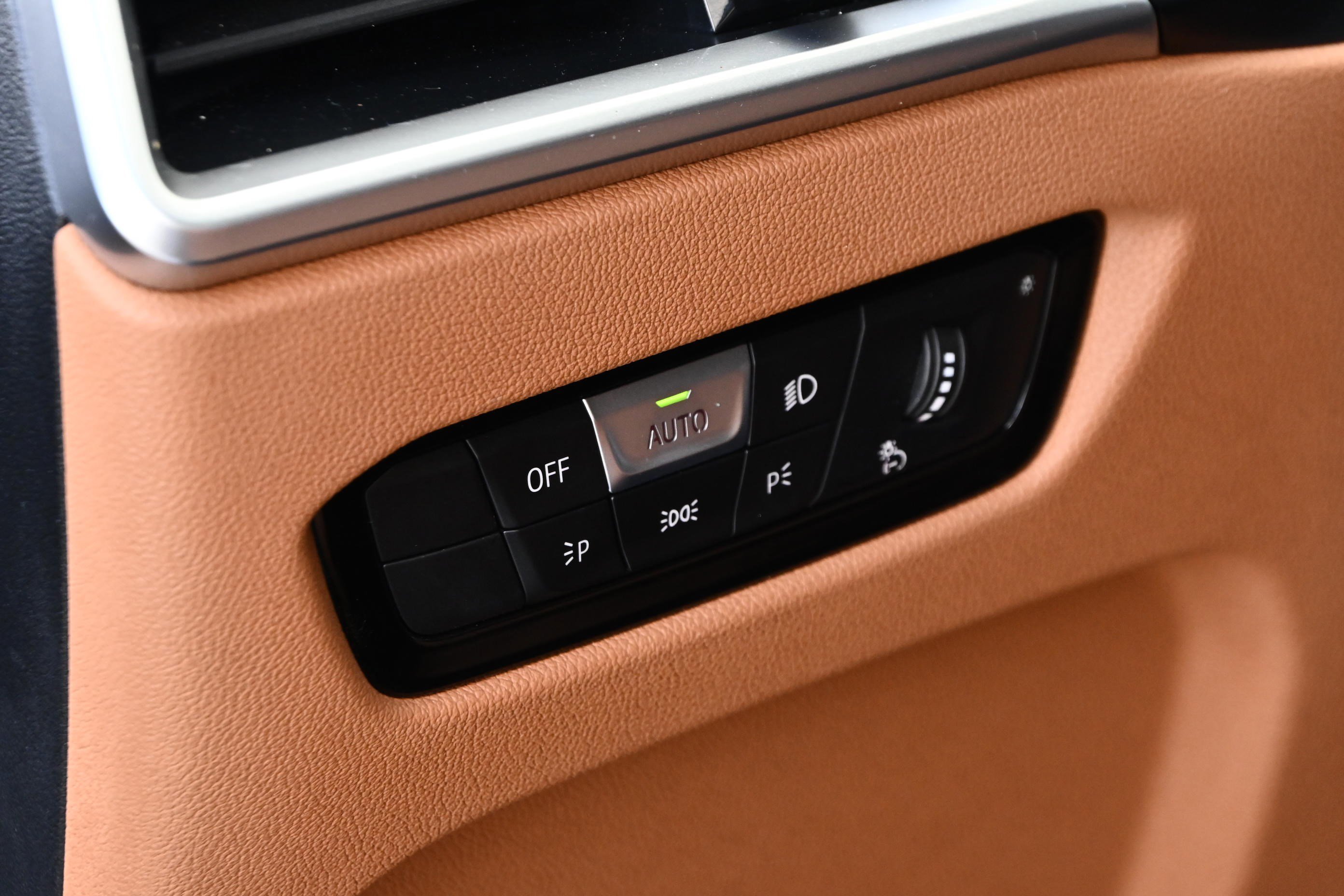 Certified 2025 BMW 330i Sedan image 25