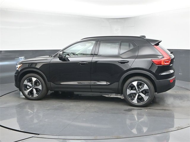 New 2026 Volvo XC40 B4 Plus w/ Protection Package Premier image 5