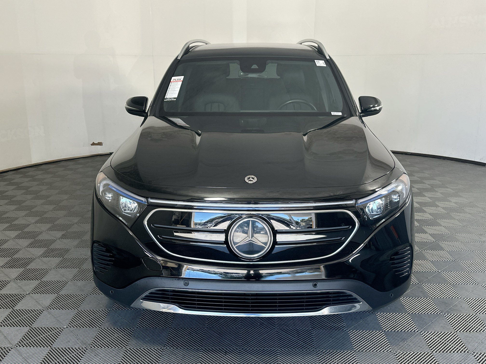 Used 2022 Mercedes-Benz EQB 350 4MATIC image 8