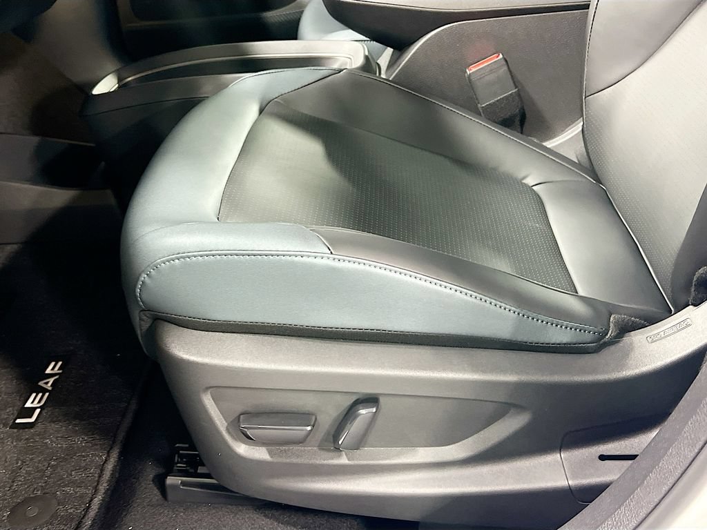 New 2026 Nissan Leaf SV+ w/ Illuminated Package FWD image 19