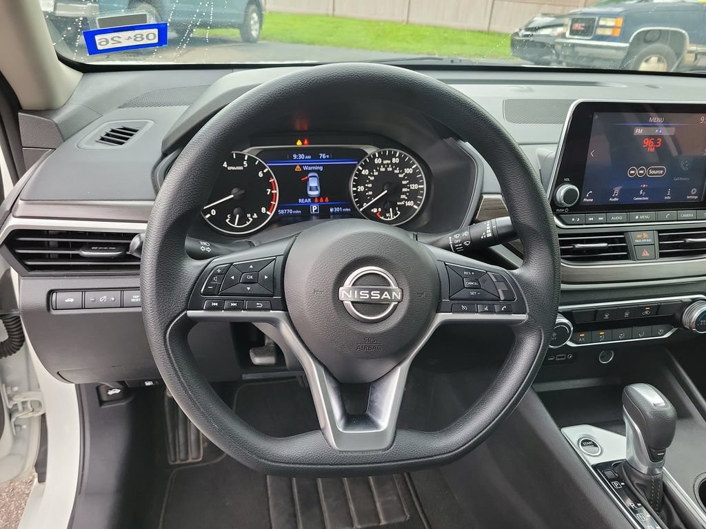 Used 2025 Nissan Altima 2.5 SV FWD image 25