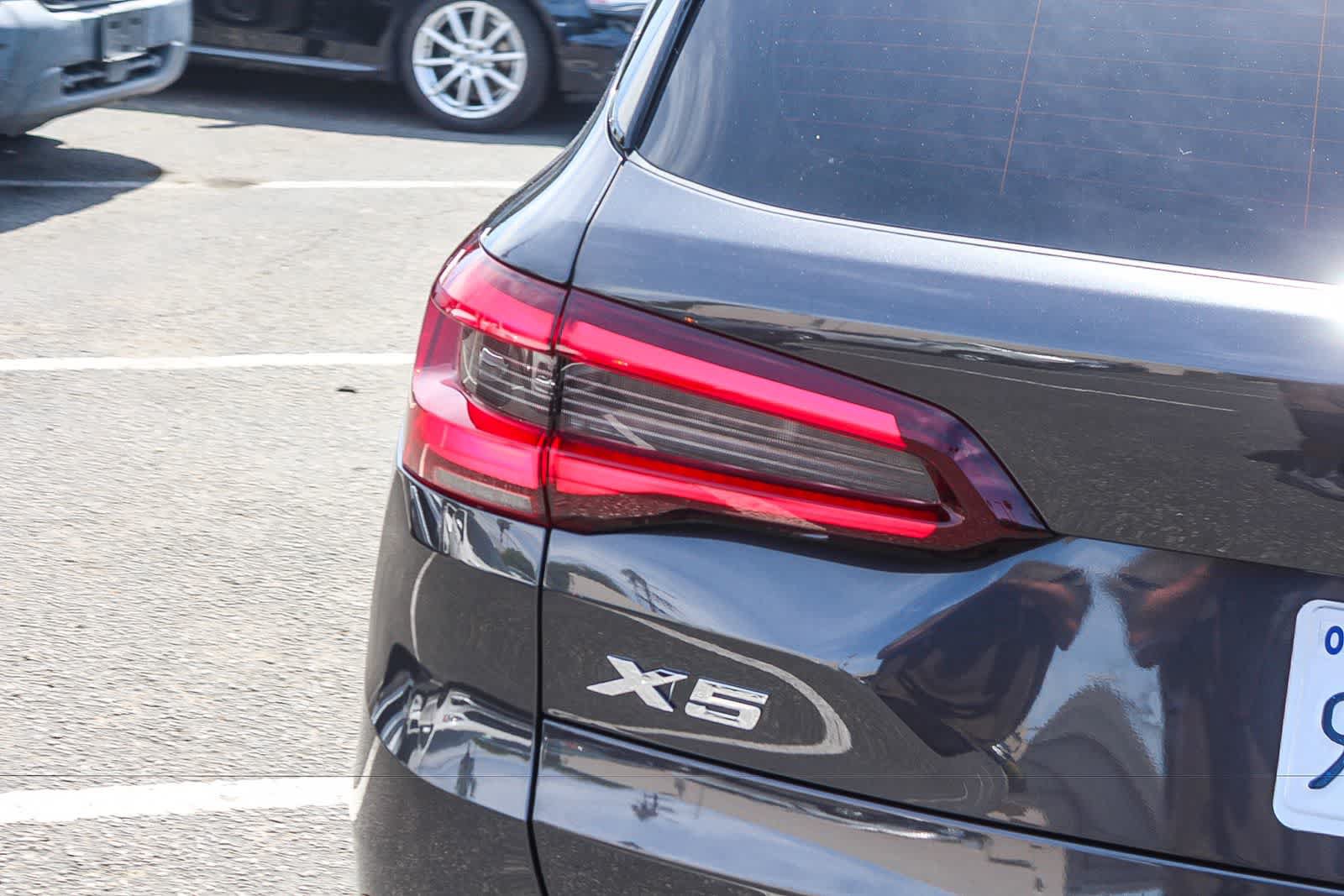 Used 2023 BMW X5 xDrive40i w/ Premium Package AWD/4WD image 8