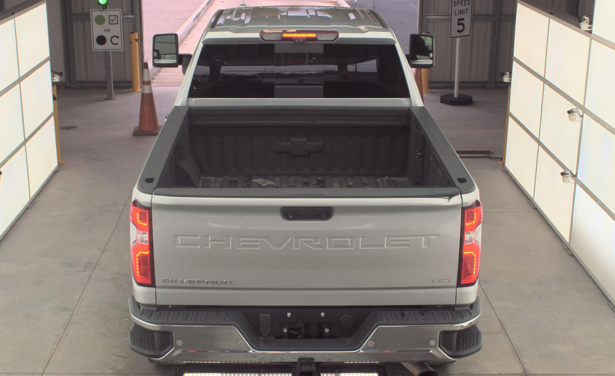 Used 2020 Chevrolet Silverado 2500 LTZ w/ LTZ Plus Package image 6